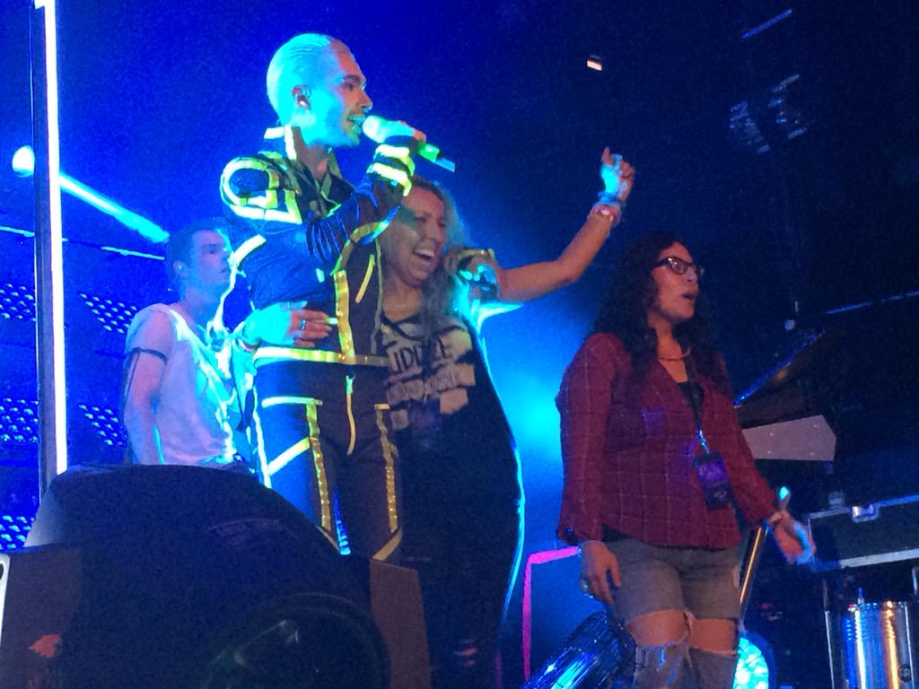 CLOYxl5VAAAq9lT.jpg (600×450)