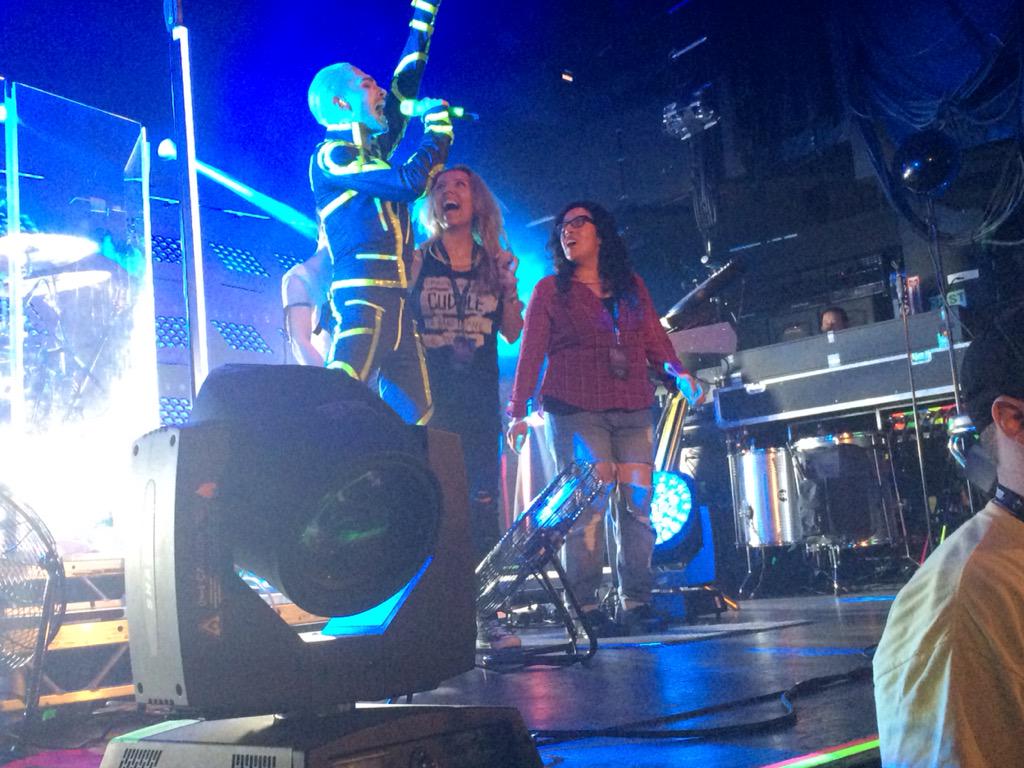 CLOYxmgUsAAoRRM.jpg (600×450)