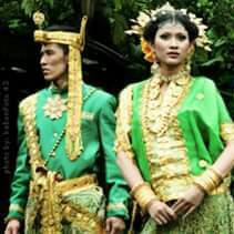 RumBugis's tweet image. Pakaian adat bugis