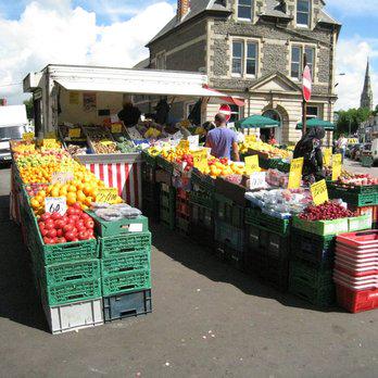 GreenCityLuke's tweet photo. Good luck to Neil Clark who has a meeting @ the Council next week to try to get licence to re-open fruit &amp; Veg stall http://t.co/P4YsrKB2x3