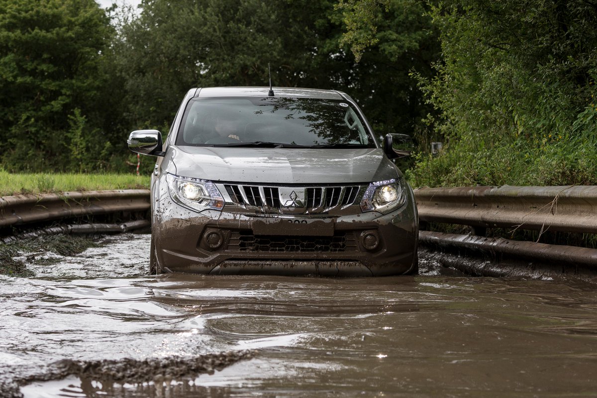 gilder_group's tweet photo. Fabulous photos from @MitsubishiLive from the L200 Training day. The team at @gilder_group are loving it! http://t.co/iLBT13cTV3