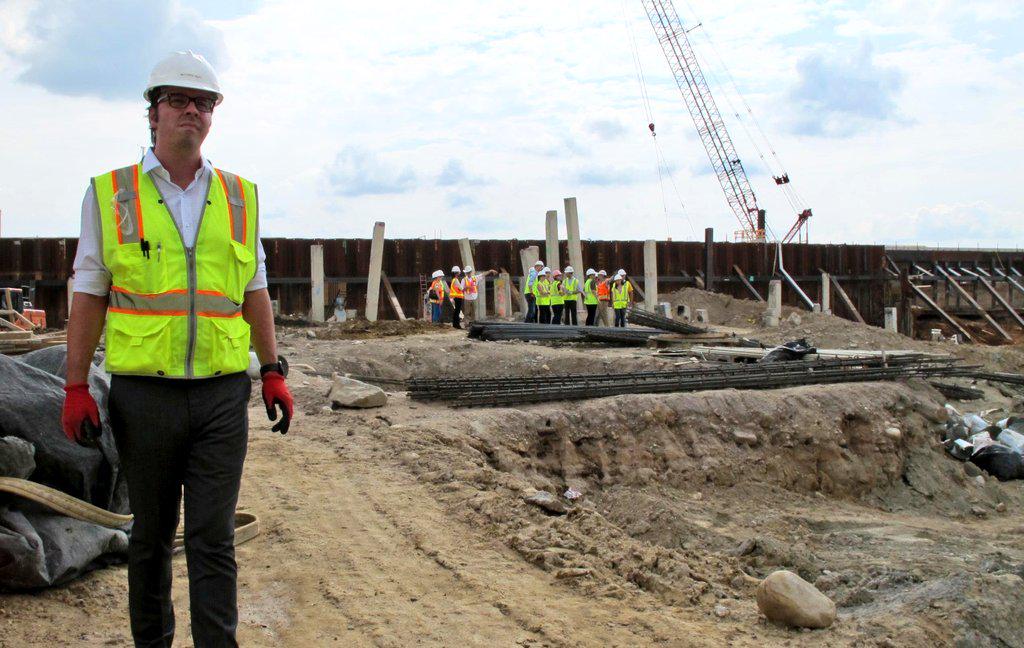 rollet30's tweet photo. #constructiontour with @mathewhart and @PerkinsEastman at the @TheWharfDC #donediggin http://t.co/s6SO1KpAb2