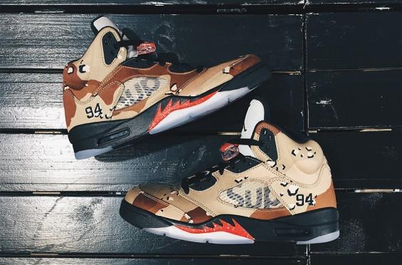 kicksonfire's tweet photo. Up-Close Views Of The Supreme x Air Jordan 5 “Desert Camo” - http://t.co/hdhaRmLSad http://t.co/OUmZuC8tHu