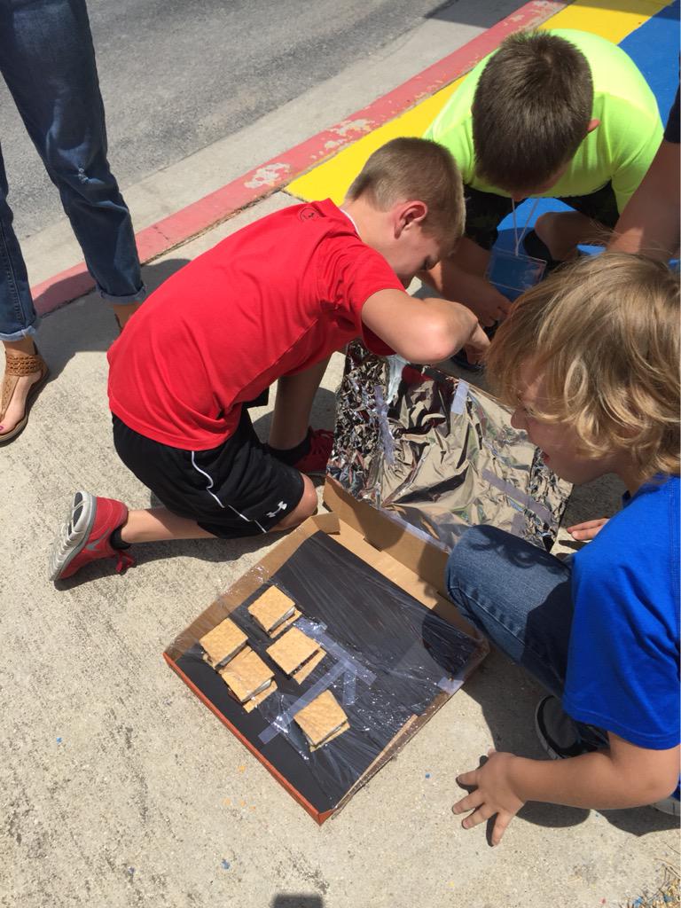 shelleykozma's tweet photo. @LampasasISD elementary students cooking smores in solar ovens!! #stemcamp2015 @sherrie_berrys @lplouff @KevinBott http://t.co/9E0alD4UDl