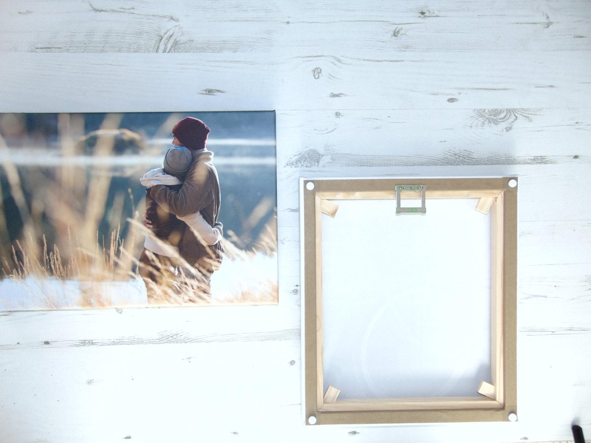 Trade_Canvas's tweet photo. Premium canvases come finished with wall protectors and square hangers #qualitycomersfirst #professionalcanvasprints http://t.co/sUr3waHteP