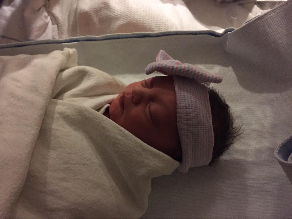 MollysPilates's tweet photo. So excited to welcome Ellie Rose into the world! Born 2:46 am 6 pounds 10 ounces 💓👶🏼💓 http://t.co/poOSLs7TXx