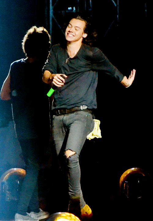 LesleyRedingx3's tweet photo. 1 RT IS 1 VOTE FOR THE BOYS !
This isn't over, we still are here for them! #MTVHottest One Direction #DragMeDown http://t.co/QUKwNpIyo4