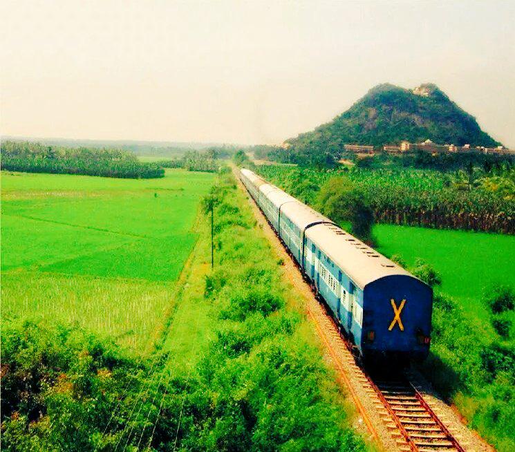 ItzThanesh's tweet photo. Awesome Scenery of Kanyakumari 🌱
#MyKanyakumari 😍
#ThaneshPhotography 😂😝 http://t.co/LWcroHhanK