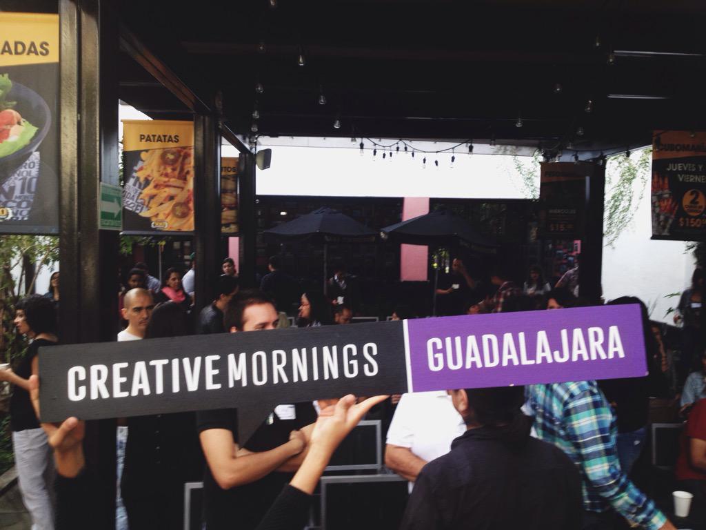 Guadalajara_CM's tweet photo. ¡Holaaaaaa @roxanneblair, #CMGDL says hi to @CM_Albuquerque! 💕 #CMCollaborate #ConfuseCM #CreativeMornings http://t.co/J5KKaB87ry