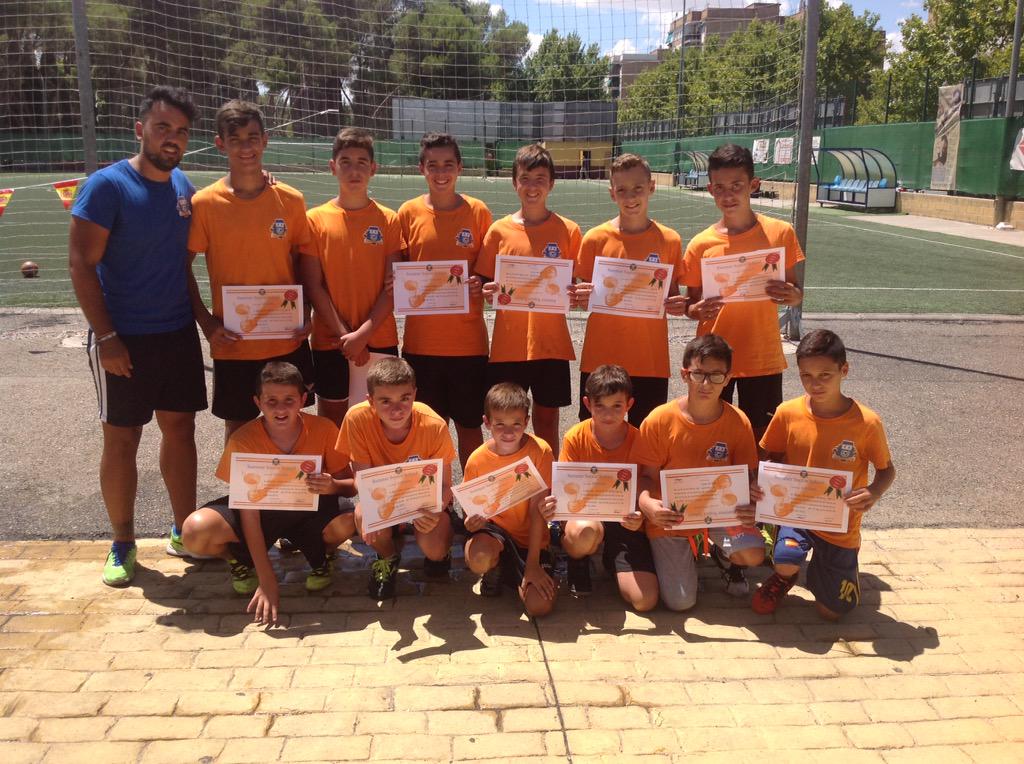 SSSchool2013's tweet photo. Nuestros niños han tenido su entrega de diplomas. #SSS2015 http://t.co/02qYIRhQJb