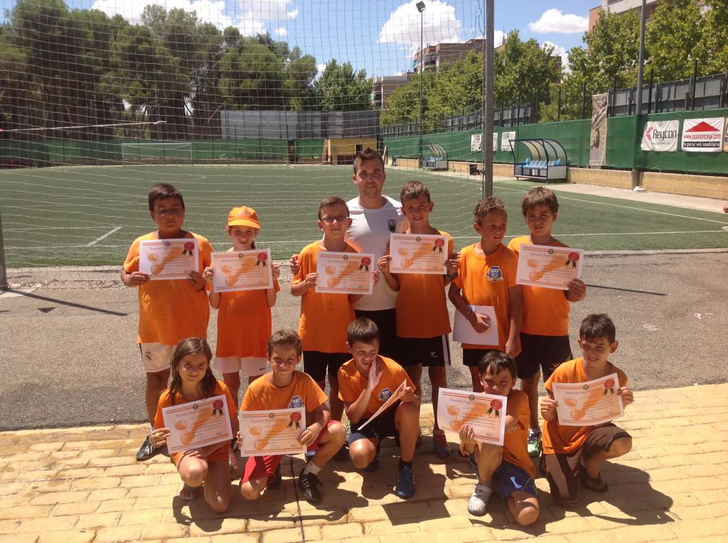 SSSchool2013's tweet photo. Nuestros niños han tenido su entrega de diplomas. #SSS2015 http://t.co/02qYIRhQJb
