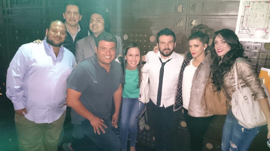 emma_ale's tweet photo. Anoche.. En el mejor show del mundo mundial @trenamarte @BlackTie_Femmes @IvyLaMae @claumnz @titi_trenamarte http://t.co/bwmETSsNqN