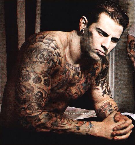 Happy birthday M. Shadows         