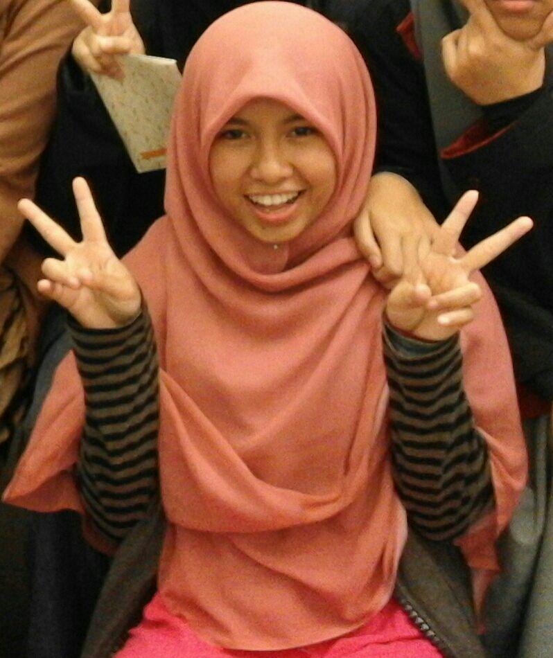 mokakuupi's tweet photo. Kreatif*Divisi Art: Dian Fadilah (2013), P. Seni Rupa (Lucu, imut, pendiem.. tapi diem2 meledak ih wkwk) http://t.co/0bwzCzcVSH