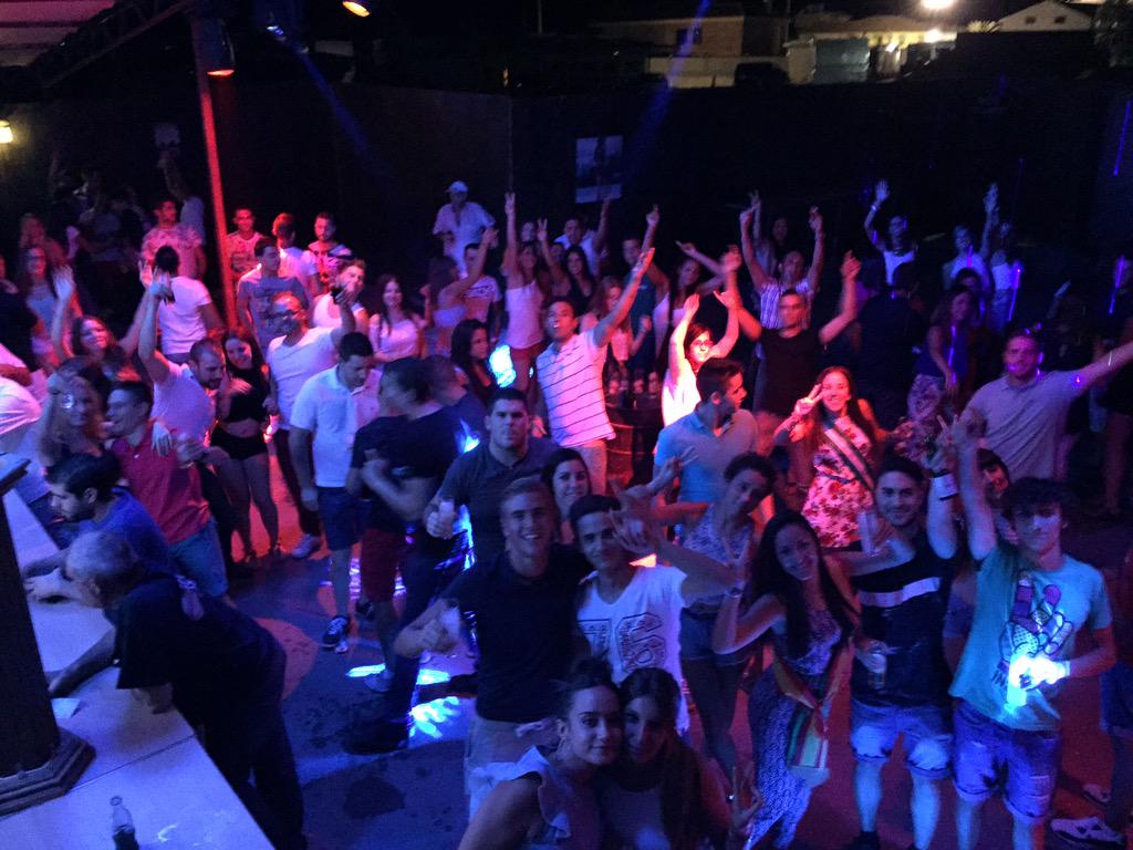 PubMasVolumen's tweet photo. Que gran comienzo anoche, estas fiestas huelen bien
Esta noche mas y mejor
Tocon 2015 http://t.co/qT7N0gIKdA