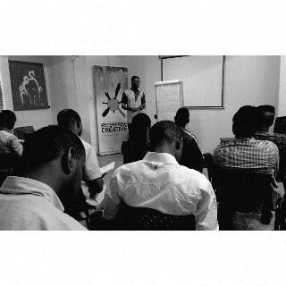 dunsinfatuase's tweet photo. All pens dancing and heads down when the god is Talking. #TeamSBT @JohnObidi http://t.co/a5TtGXjExT
