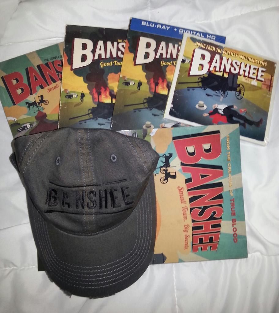 BansheeBitch_1's tweet photo. Its #BansheeFriday "Im still rocking in my corner" @Jtropper To ease our pain some RT THIS TWEET TO WIN #BansheeSwag http://t.co/9KAGWPwM7e