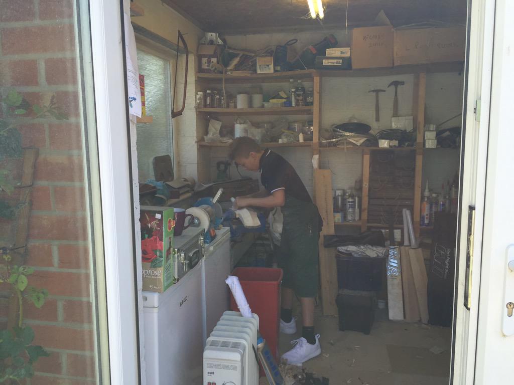 cjicricketuk's tweet photo. My apprentice hard at work! #cjicricket #batrefurb http://t.co/ypR8aB3rBP