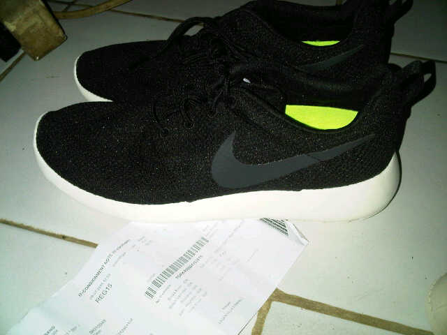goodshoessss's tweet photo. Nike Roshe Run Black White
Size 40-42.5
650.000
@cadger_shoes @Soleciety_Co @Callista_SS @HCSTangsel @shoestreatment http://t.co/9l9evbQYDs