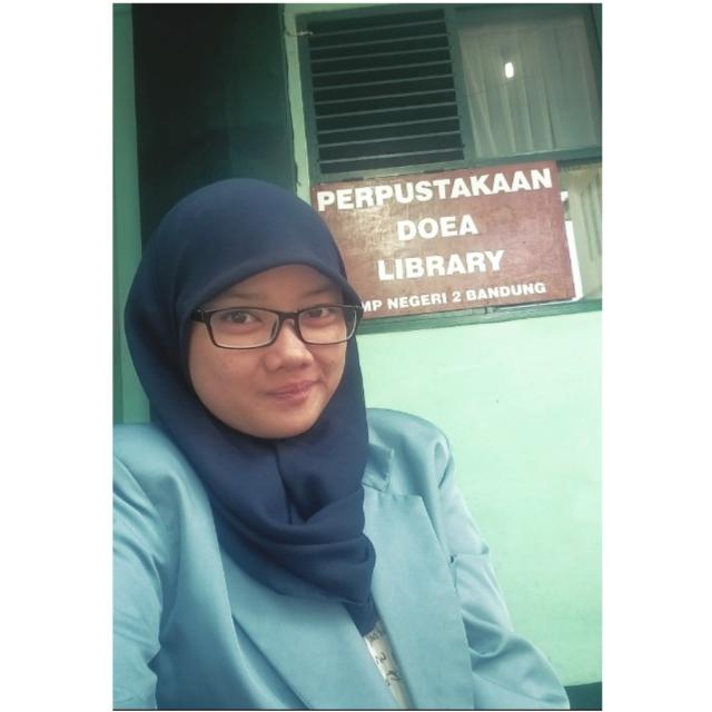 mokakuupi's tweet photo. Kreatif*Divisi Publikasi: Alifa N. W. (2012), Perpustakaan> @wdstt (tetehnya judes, ga peka tp lucu da aslinya haha) http://t.co/LIYkyebQ5G