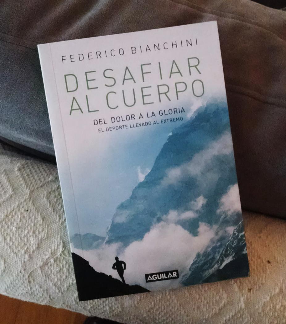 gabylarralde's tweet photo. Desafiar al cuerpo, crónicas de @FedeBianchinii un RE libro para regalar. A @diegosehinkman y a @zanoni les gustaría. http://t.co/s17r9K8ihS