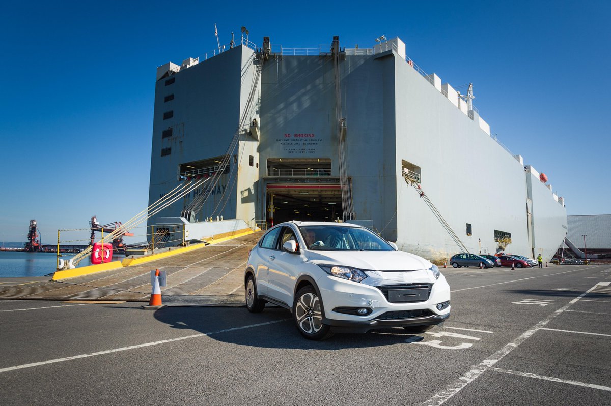 CARmagazine's tweet photo. Boom! That’s the first shipment of #Honda HR-V crossovers landing in the UK, Bristol docks http://t.co/asEYv2Rggo http://t.co/tPjomwdNaL