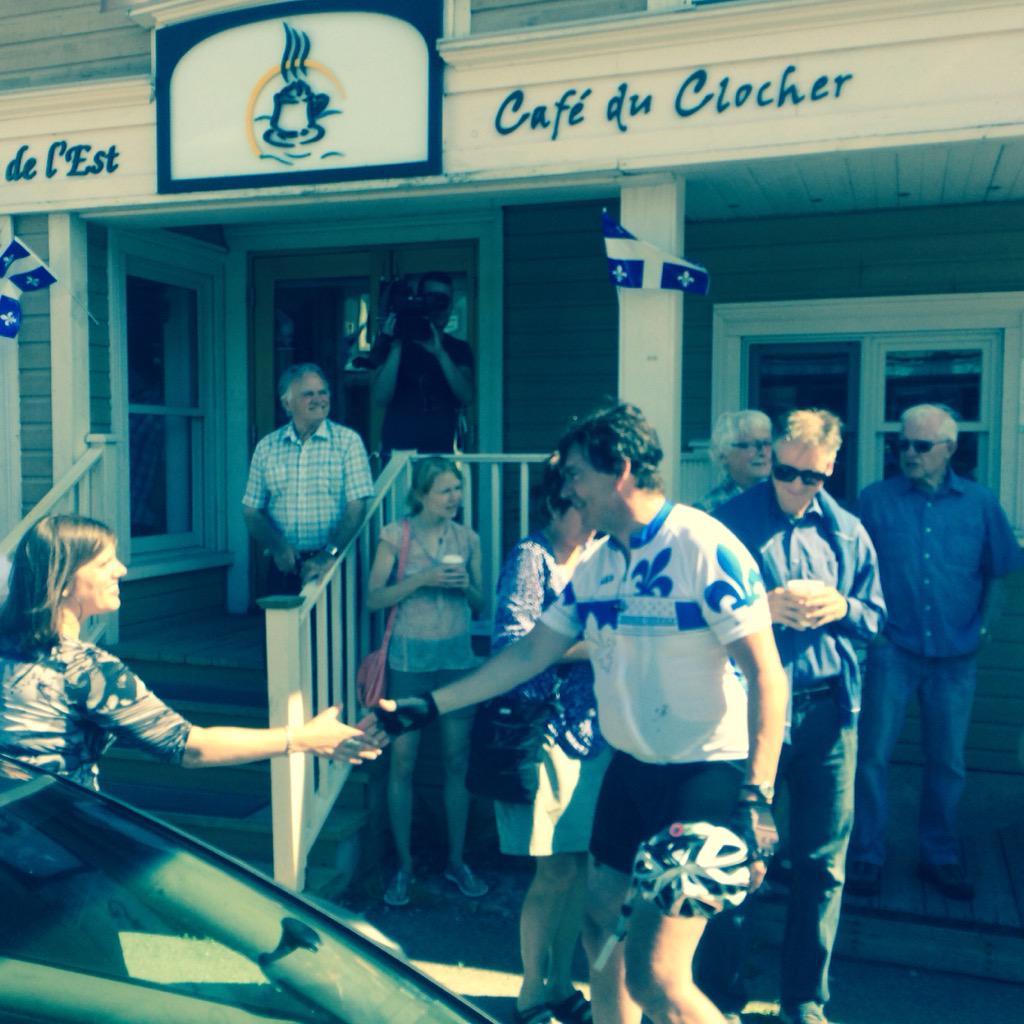 EquipePKP's tweet photo. .@PKP_Qc au café du clocher à Rivière-du-Loup avant le départ à #Vélo en direction de Cabano @partiquebecois #pkp http://t.co/dacVCzYmIZ