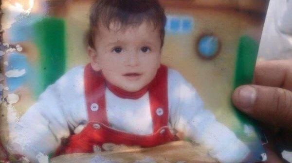 HGazze's tweet photo. #Batı Şeria'da #israilli azgınların yaktığı evde ağır yaralanan ailenin çocukları Şehit oldu. http://t.co/qxkFqqAzN1
