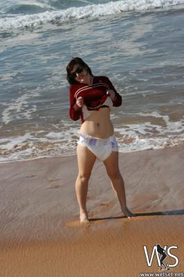 NikkiAtWetSet's tweet photo. Rita's looking hot diapered on the beach! @wetset.net http://t.co/WppDyh6gat