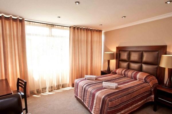 Mtpatourism's tweet photo. Couples Spa, sundowner game drive, sparkling wine: It's all about #Romance #winterpackagesMP http://t.co/xcE9ZaHfrt http://t.co/PSyl5Jx1J3