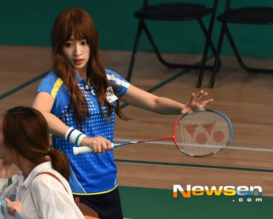 ahnhanee_92's tweet photo. "AhnHani_Global: [NEWS PHOTO] #Hani EXID @ Lets Go Dream Team filming [2P] #3 http://t.co/EFBVHhz3aH"