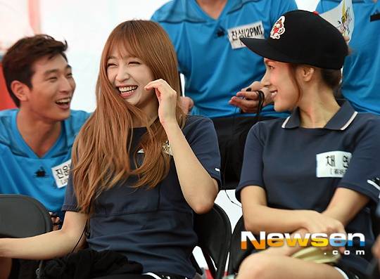 ahnhanee_92's tweet photo. "AhnHani_Global: [NEWS PHOTO] #Hani @ Lets Go Dream Team filming [2P] #1 http://t.co/yQ5LO2irP0"