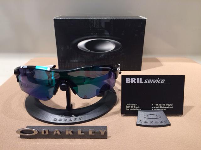 RONDEvanSNEEK's tweet photo. Brilservice Sneek stelt dit jaar voor de winnaar een Oakley Radarlock speciaal edition beschikbaar! @RONDEvanSNEEK http://t.co/RvRbhn0Ja9