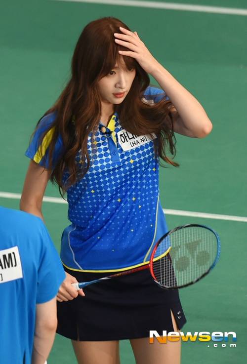 ahnhanee_92's tweet photo. "AhnHani_Global: [NEWS PHOTO] #Hani EXID @ Lets Go Dream Team filming [2P] #4 http://t.co/WsoNwwTcP3"