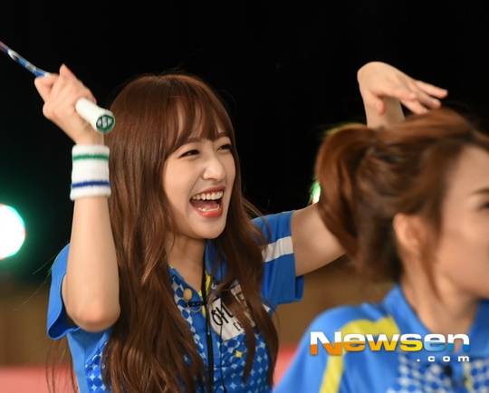 ahnhanee_92's tweet photo. "AhnHani_Global: [NEWS PHOTO] #Hani EXID @ Lets Go Dream Team filming [2P] #5 http://t.co/pa80nbNwLg"