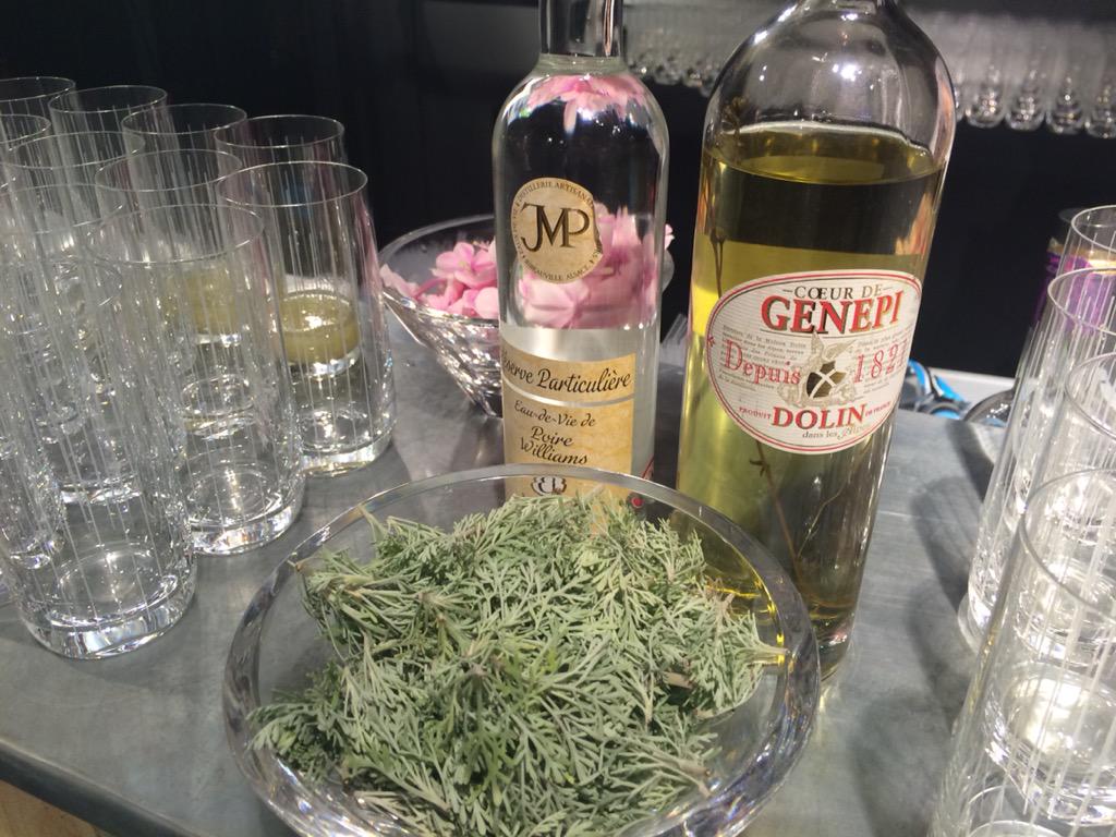 drinksfusion's tweet photo. Fresh wormwood used in drinks with @METTEJP Dolin Genepi Flacon from @AmathusDrinks http://t.co/GZa0pLsHZp