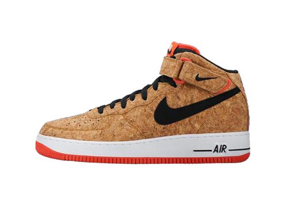 hlwpknoll's tweet photo. Anyone any idea how to take care and clean these @nike #AirForce #Cork @jasonmarkk @domsku http://t.co/1RFMYKsDEd