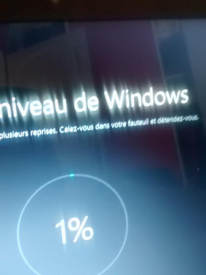 _JoL8_'s tweet photo. Dsl windows mais pas le temps de me détendre fo que j aille bosser moi ;) http://t.co/U53AgyhEth