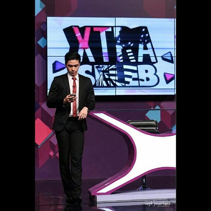 ykhendrawan's tweet photo. Jangan lupa, hari ini nonton @xtraselebrtv Live jam 21:00 hanya di @langitRTV
#xtraseleb #xtraselebrtv #tvshow http://t.co/gJE9nw1sjq