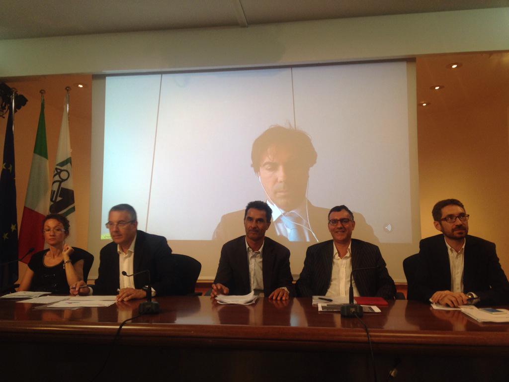 ConfcommercioAN's tweet photo. Presentazione dati Web Reputation @RegioneMarcheIT : "la Love Land" per i turisti @LabNetwork @UnivPoliMarche http://t.co/6qxupL1FaP