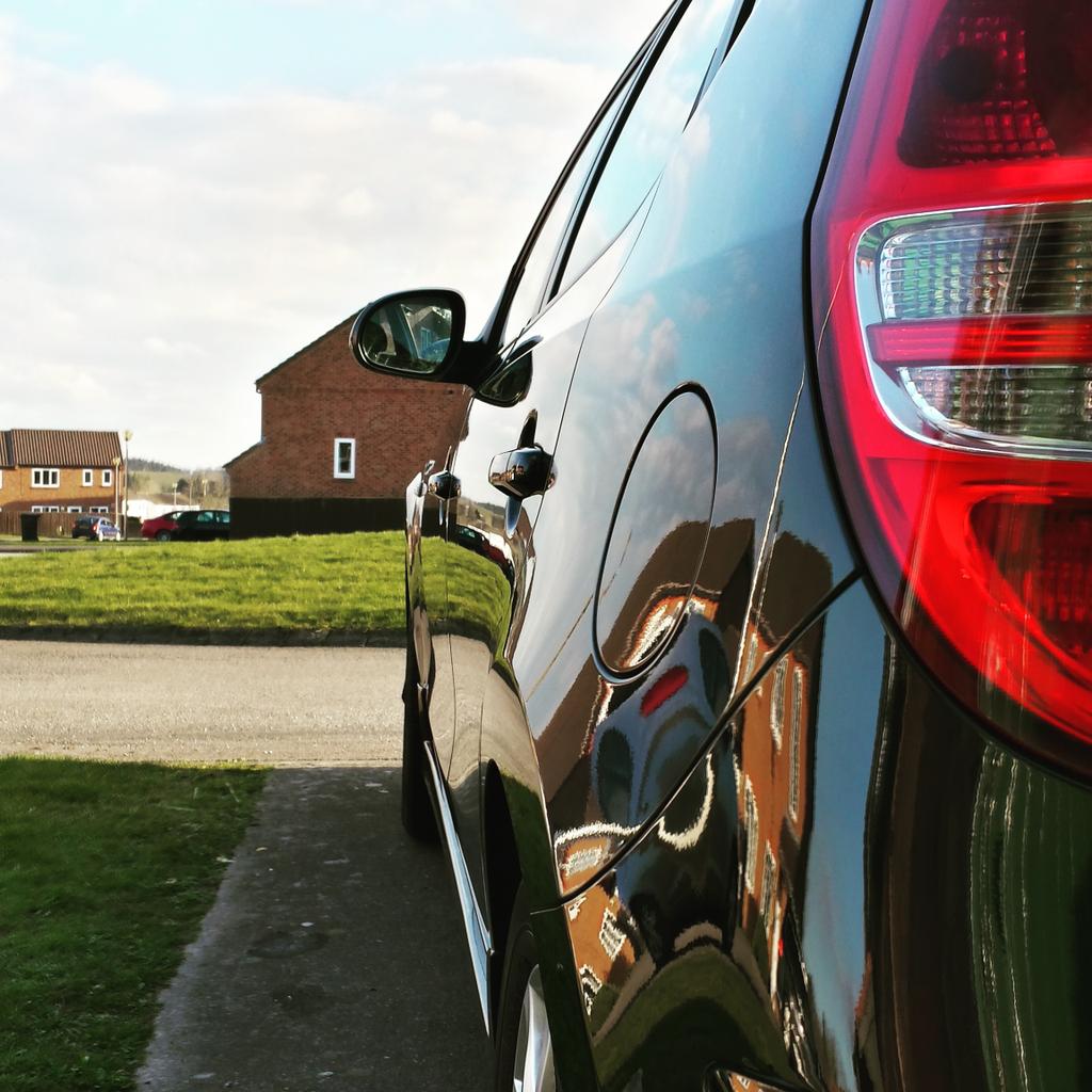 hally8516's tweet photo. Nice clean car #hyundai #i30 #toy http://t.co/jwV0sN7TgI