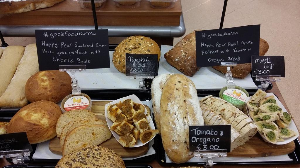 SVCorbally's tweet photo. @thehappypear on some of our breads of the world #foodkarma #perfectmatch @SvCorballyFresh http://t.co/5QSkFOt6wW