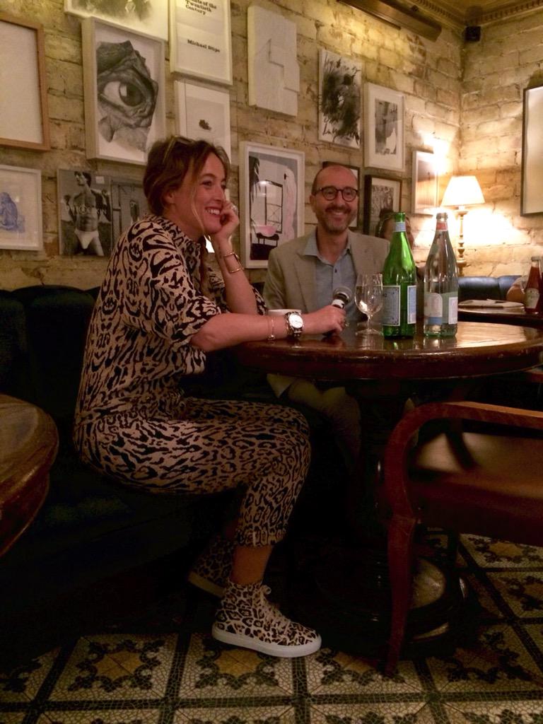 beckyakers's tweet photo. Absolute babe 👌 Breakfast briefing with  @TemperleyLondon #inspiration http://t.co/tooS90xe0B