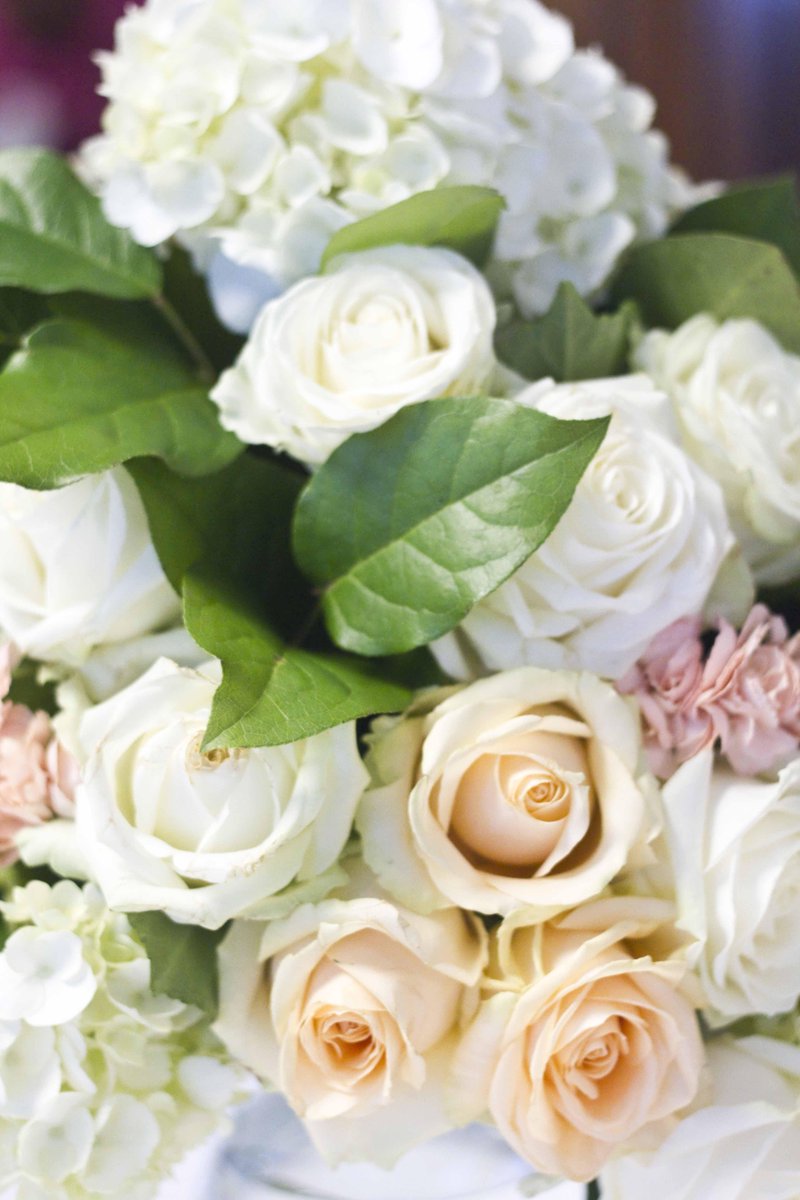 Bloomingscent09's tweet photo. At #BloomingScent we offer world class #flowerarrangements 
For more info, visit:
http://t.co/GIsp75RA2w http://t.co/xK7IMVoaxK