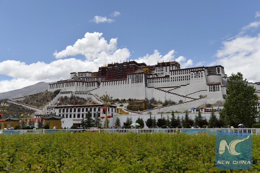 XHNews's tweet image. #Tibet adopts statute to protect 1,300-year-old Potala Palace, #UNESCO heritage site xhne.ws/ezGTA