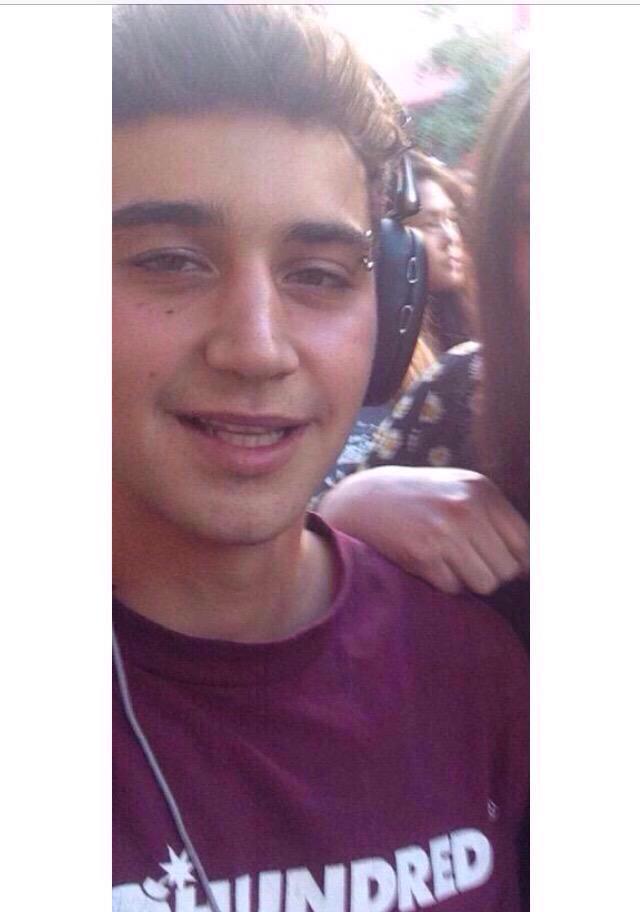 fakenoskians's tweet photo. My #TeenChoice for #ChoiceWebStarComedy is @janoskians

retweet for jai's eyebrow piercing http://t.co/9lT5Q53LA0