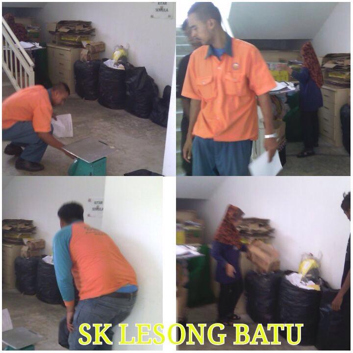SWCorpMelaka's tweet photo. Kutipan Barangan Kitar Semula di sekitar Sekolah -Sekolah Negeri Melaka
#recycle
#indahkanmalaysia http://t.co/BkPqlliJmi
