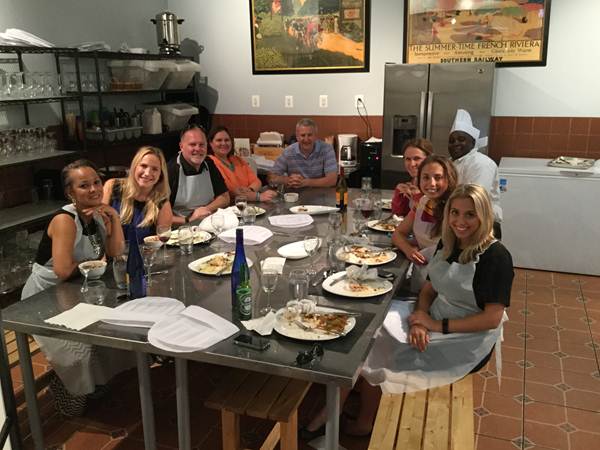 ShelieBrooks's tweet photo. Best USPS Marketing Team around! #ATeamThatCooksTogether #NetAppRocks http://t.co/GwEKXCO1Sr