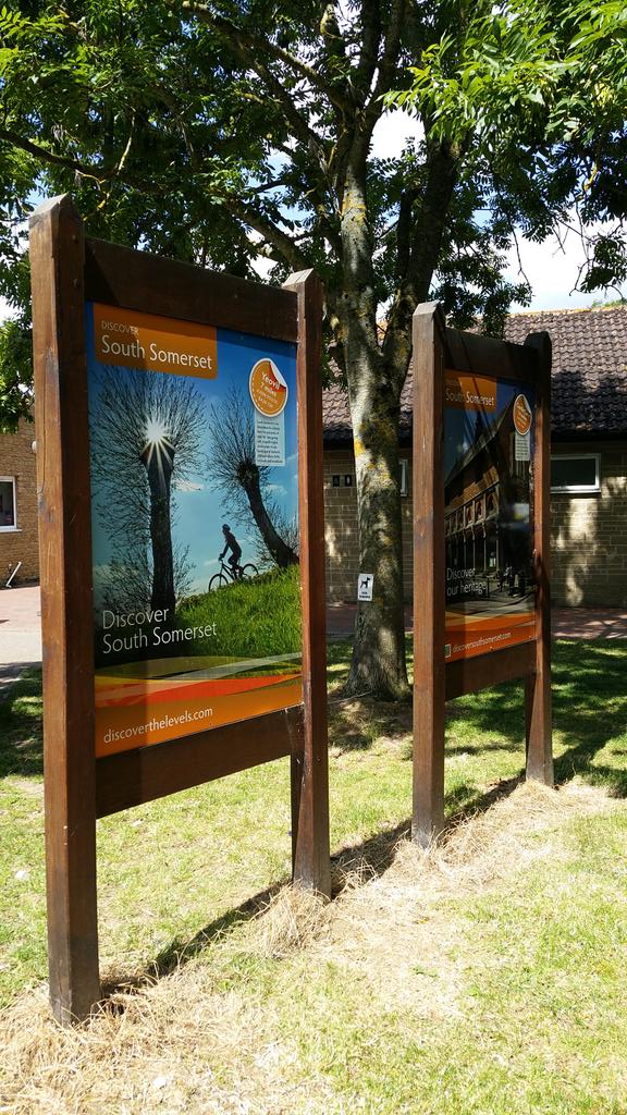 JohnBurtonSigns's tweet photo. New signs for @Southsomersetdc from the talented @rocketboxdesign Thanks for the referral @TotalBuzzEvents #CartGate http://t.co/DUxqKLBwA0