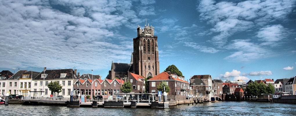 Zin in een dagje Dordrecht?
Op 2 augustus is er een kunst-, antiek- en curiosamarkt op de bit.ly/Nieuwkerksmarkt